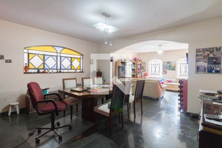 Sala de casa à venda com 7 quartos, 430m² em Ferreira, São Paulo