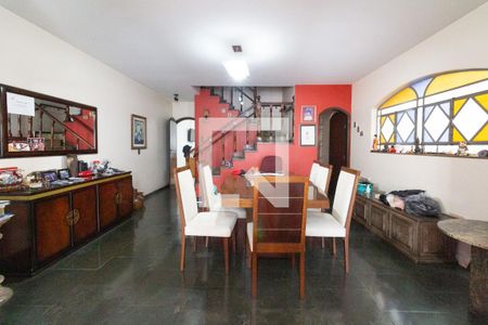 Sala de casa à venda com 7 quartos, 430m² em Ferreira, São Paulo