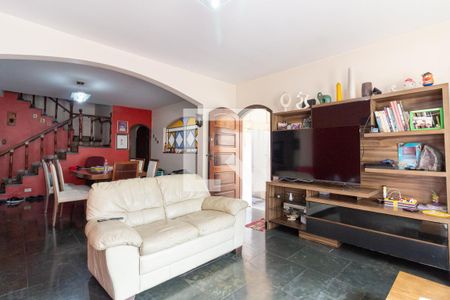 Sala de casa à venda com 7 quartos, 430m² em Ferreira, São Paulo