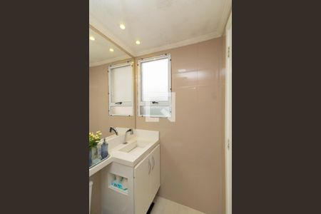 Banheiro de apartamento à venda com 2 quartos, 45m² em Conjunto Residencial José Bonifácio, São Paulo