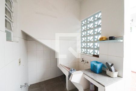 Área de Serviço e Banheiro de Serviço de casa para alugar com 2 quartos, 122m² em Jardim Franca, São Paulo