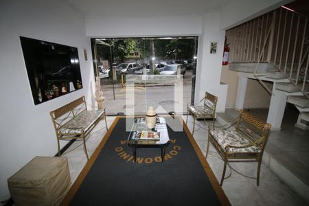 Hall de entrada de apartamento à venda com 3 quartos, 69m² em Olaria, Rio de Janeiro