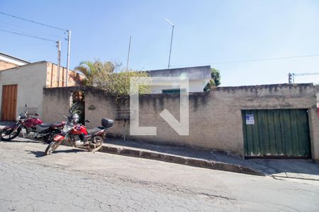 Fachada e portaria de casa à venda com 2 quartos, 295m² em A Definir Em Campo, Contagem
