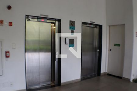 Hall de entrada de apartamento à venda com 1 quarto, 50m² em Residencial Tambore Iii, Santana de Parnaíba