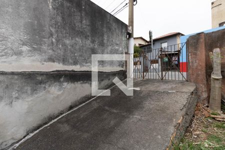 Garagem de casa à venda com 2 quartos, 400m² em Vila Moraes, São Paulo
