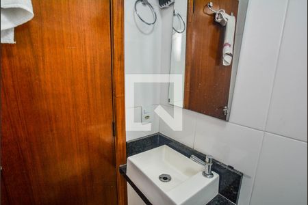 Banheiro Social de apartamento à venda com 2 quartos, 51m² em Vila Vitória, Santo André