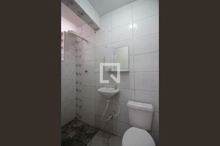 Banheiro Social de casa para alugar com 1 quarto, 40m² em Jardim Calux, São Bernardo do Campo