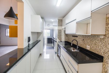 Cozinha de apartamento à venda com 2 quartos, 74m² em Empresarial 18 do Forte, Barueri