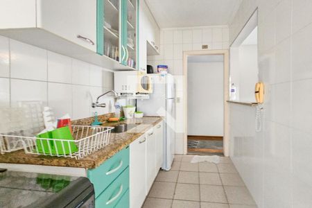 Cozinha de apartamento para alugar com 2 quartos, 70m² em Jardim Tejereba, Guarujá