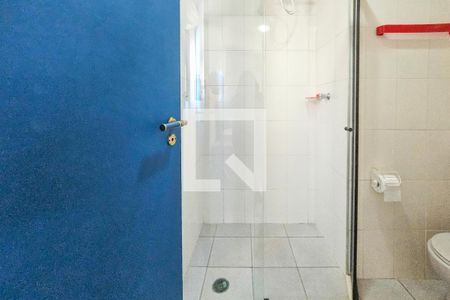 Banheiro da Suíte de apartamento para alugar com 2 quartos, 70m² em Jardim Tejereba, Guarujá