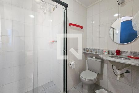 Banheiro da Suíte de apartamento para alugar com 2 quartos, 70m² em Jardim Tejereba, Guarujá