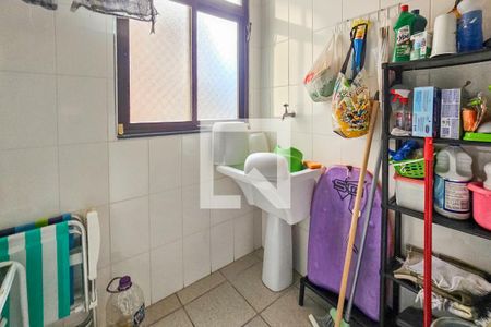 Área de serviço de apartamento para alugar com 2 quartos, 70m² em Jardim Tejereba, Guarujá