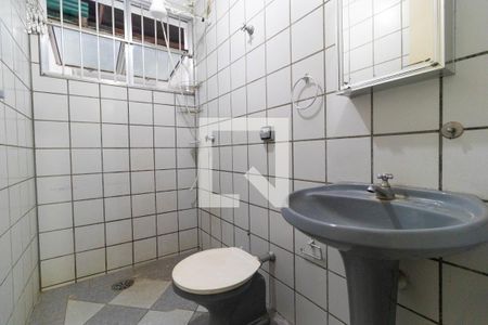Banheiro de kitnet/studio para alugar com 1 quarto, 20m² em Cidade Universitária, Campinas