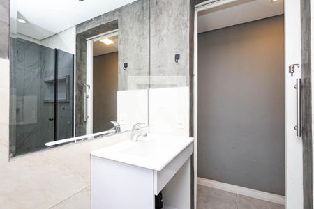 Banheiro de kitnet/studio para alugar com 1 quarto, 35m² em Bela Vista, São Paulo