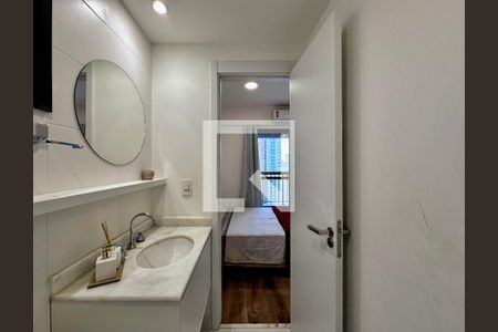 Banheiro de kitnet/studio para alugar com 0 quarto, 25m² em Brooklin, São Paulo