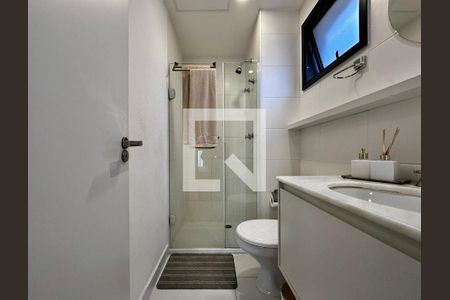 Banheiro de kitnet/studio para alugar com 0 quarto, 25m² em Brooklin, São Paulo