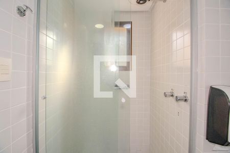 Banheiro de kitnet/studio à venda com 1 quarto, 29m² em Moinhos de Vento, Porto Alegre