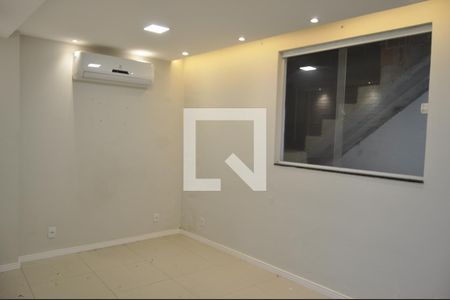 Sala de casa para alugar com 2 quartos, 75m² em Sampaio, Rio de Janeiro