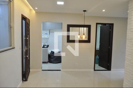 Sala de casa para alugar com 2 quartos, 75m² em Sampaio, Rio de Janeiro