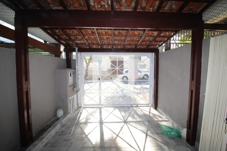 Garagem de casa à venda com 2 quartos, 72m² em Vila Romero, São Paulo