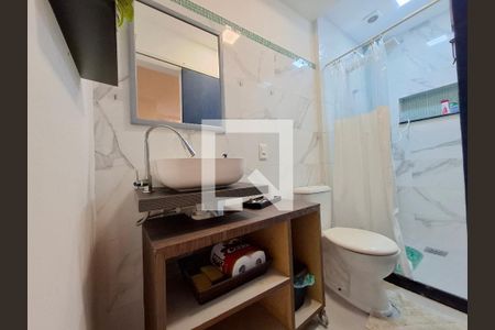 Banheiro  de apartamento à venda com 1 quarto, 47m² em Centro, Rio de Janeiro