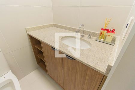 Banheiro de kitnet/studio para alugar com 0 quarto, 22m² em Paraíso, São Paulo