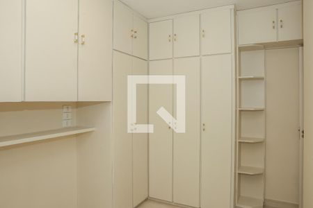 Quarto 1 de apartamento para alugar com 2 quartos, 50m² em Alto de Pinheiros, São Paulo