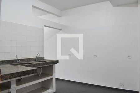 Cozinha de casa de condomínio para alugar com 1 quarto, 32m² em Centro, Curitiba