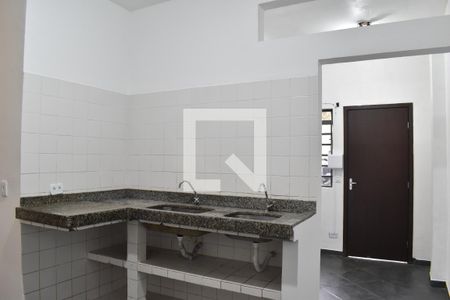 Cozinha de casa de condomínio para alugar com 1 quarto, 32m² em Centro, Curitiba