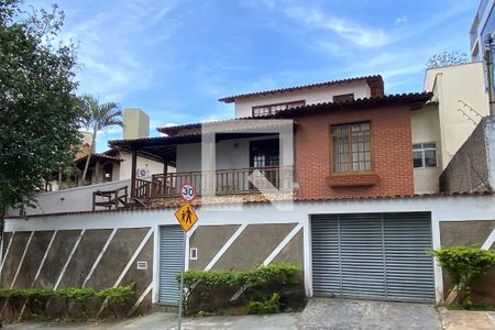 Fachada de casa à venda com 5 quartos, 420m² em Luxemburgo, Belo Horizonte