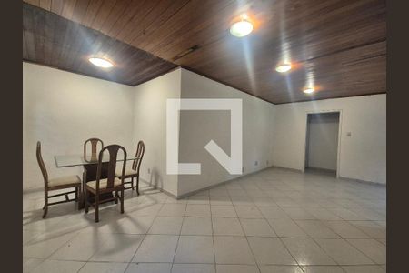 Casa para alugar com 4 quartos, 1500m² em Vargem Grande, Rio de Janeiro