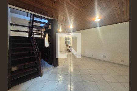 Sala de casa para alugar com 4 quartos, 1500m² em Vargem Grande, Rio de Janeiro