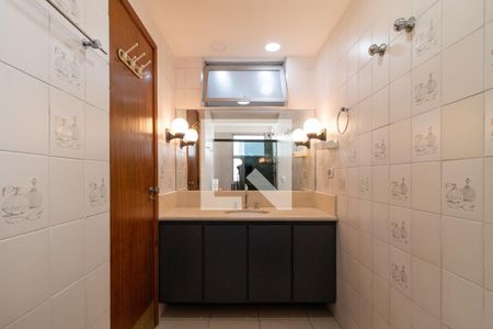 Banheiro da Suíte de apartamento à venda com 3 quartos, 130m² em Perdizes, São Paulo