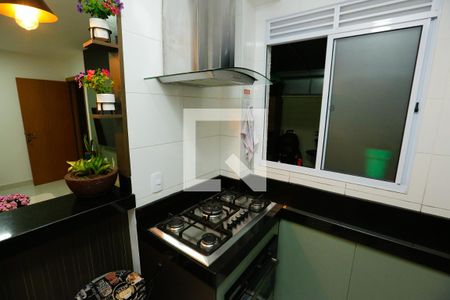 Cozinha de apartamento à venda com 2 quartos, 56m² em Santa Maria, Contagem