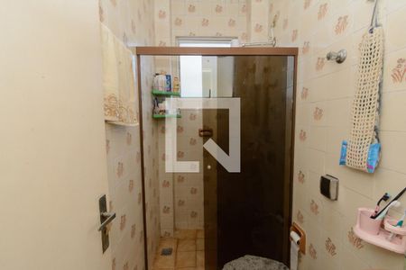 Banheiro de apartamento à venda com 2 quartos, 49m² em Eldorado, Contagem
