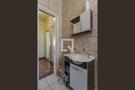 Banheiro de apartamento à venda com 2 quartos, 62m² em Passo D’areia, Porto Alegre