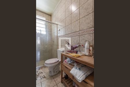 Banheiro de apartamento à venda com 2 quartos, 62m² em Passo D’areia, Porto Alegre