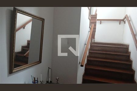 Casa de Condomínio à venda com 3 quartos, 250m² em Vila Elvira, São Paulo