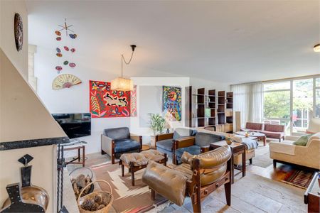 Casa à venda com 4 quartos, 300m² em Brooklin, São Paulo