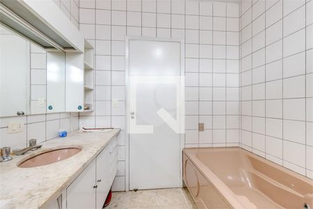 Casa à venda com 4 quartos, 300m² em Brooklin, São Paulo