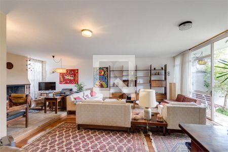 Casa à venda com 4 quartos, 300m² em Brooklin, São Paulo