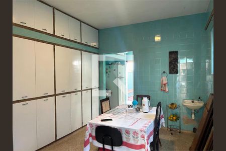 Casa à venda com 5 quartos, 298m² em Santo Amaro, São Paulo