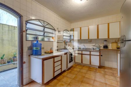 Casa à venda com 4 quartos, 329m² em Jardim Francisco Mendes, São Paulo