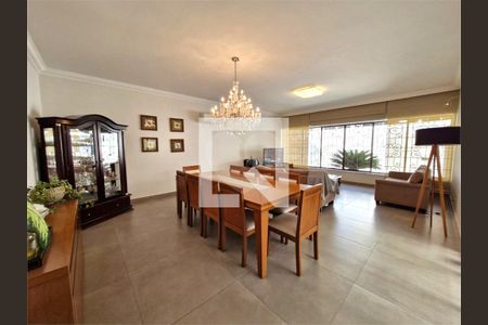 Casa à venda com 3 quartos, 240m² em Granja Julieta, São Paulo