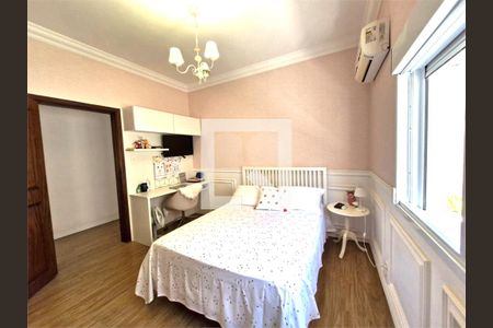 Casa à venda com 3 quartos, 240m² em Granja Julieta, São Paulo