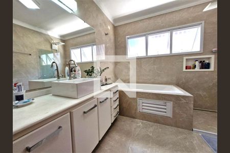 Casa à venda com 3 quartos, 240m² em Granja Julieta, São Paulo