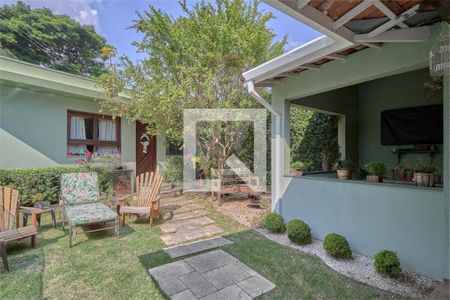 Casa à venda com 3 quartos, 300m² em Vila Elvira, São Paulo