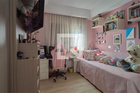 Casa à venda com 3 quartos, 300m² em Vila Elvira, São Paulo
