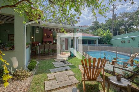 Casa à venda com 3 quartos, 300m² em Vila Elvira, São Paulo