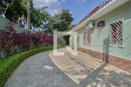 Casa à venda com 3 quartos, 300m² em Vila Elvira, São Paulo